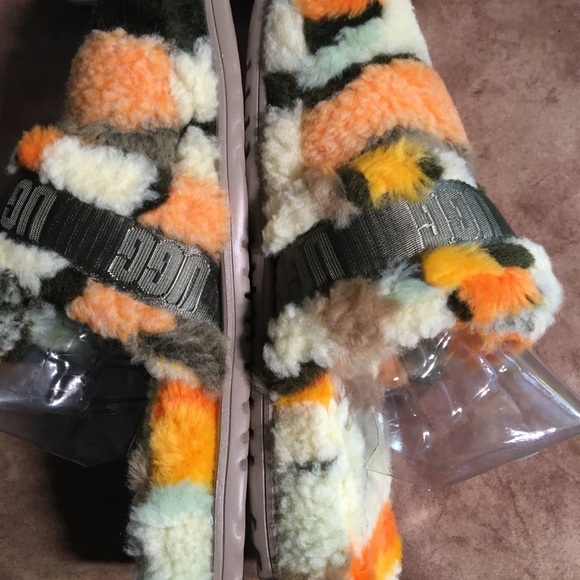 UGG NIB AUTHENTIC FLUFF IT CALI COLLAGE OLIVE UNISEX SLIPPERS - Picture 8 of 16